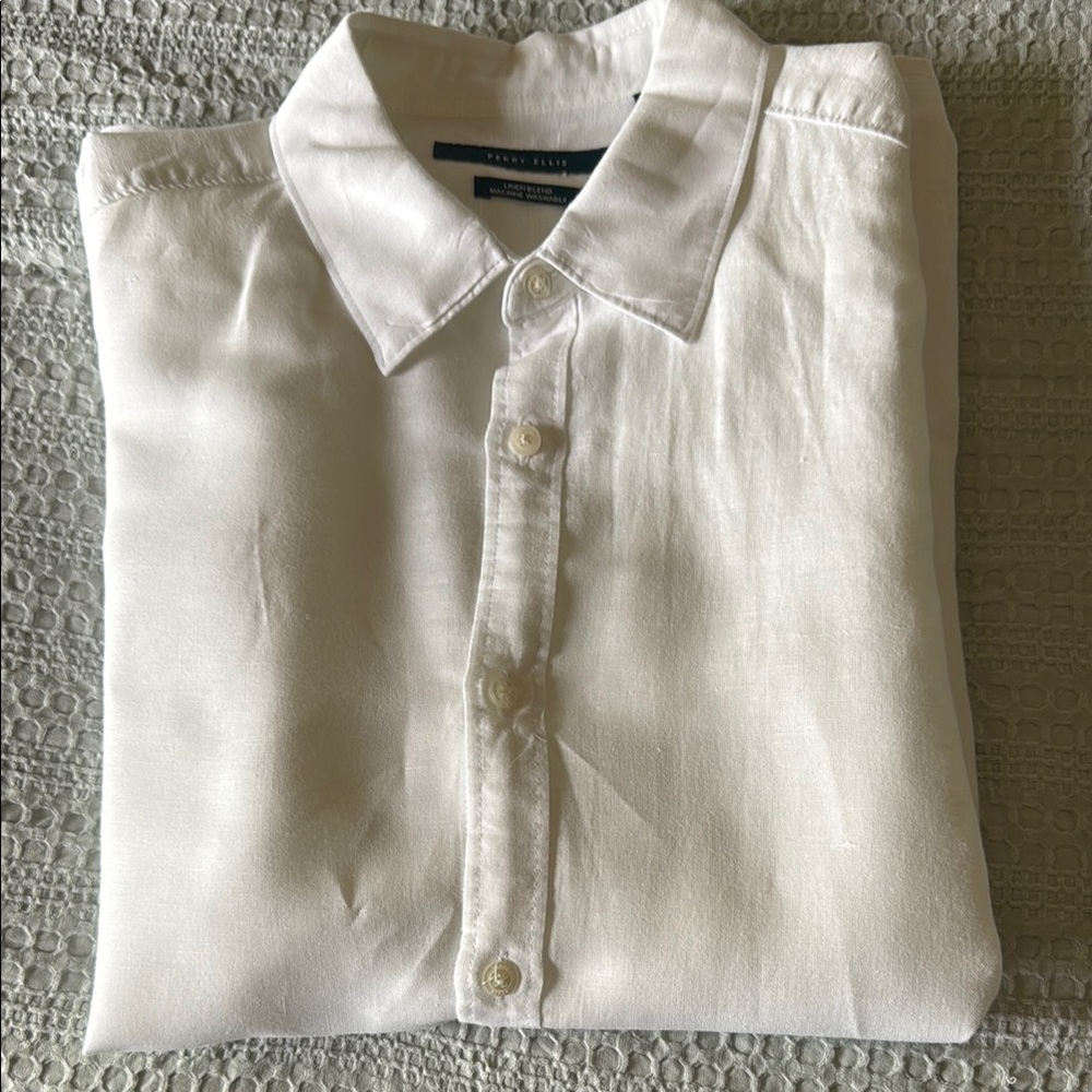 Perry Ellis white Linen blend button down dress or casual shirt. Size L Large